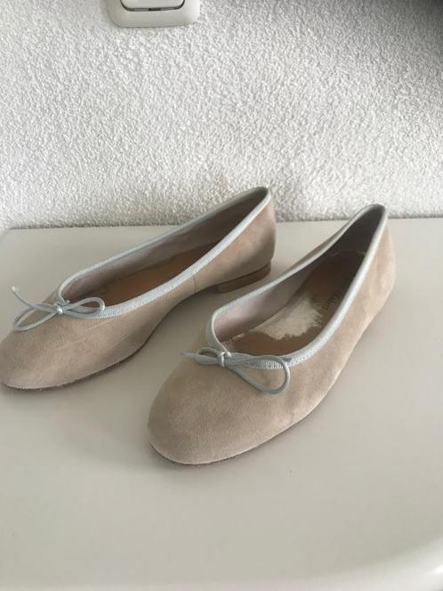 Te koop leuke  ballerina's, Kleding | Dames, Schoenen, Gedragen, Ballerina's, Beige, Ophalen of Verzenden