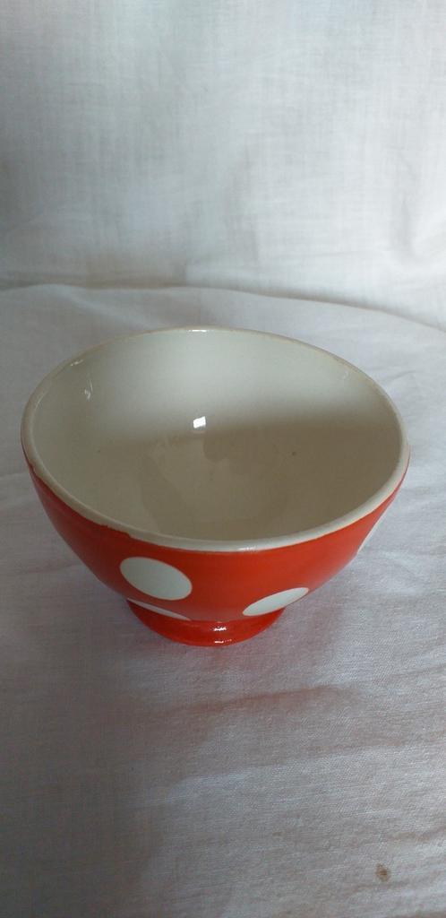 rode schaal met witte stippen, Huis en Inrichting, Keuken | Servies, Zo goed als nieuw, Ophalen of Verzenden