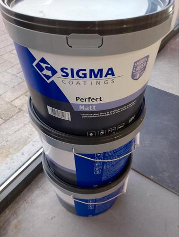 PEINTURE SIGMA PERFECT ET PRIMER beschikbaar voor biedingen