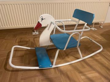 vintage schommelpaard beschikbaar voor biedingen