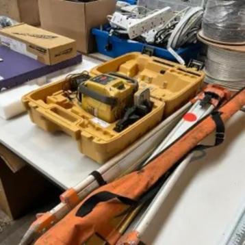 Niveau laser TOPCON RL-H4C ds sa boite avec trépied et règle, Enlèvement, Utilisé