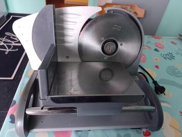 Domo snijmachine beschikbaar voor biedingen