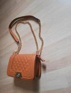 NIEUW cognac kleurig handtasje met goudkleurige ketting, Handtassen en Accessoires, Tassen | Damestassen, Ophalen, Nieuw