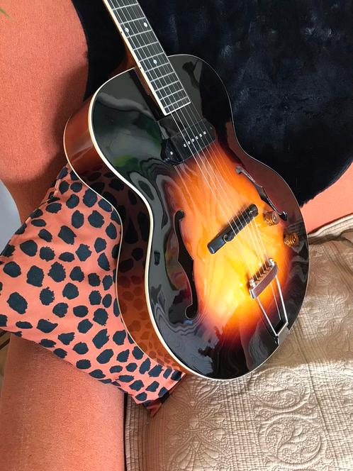 The loar archtop lh 600, Muziek en Instrumenten, Snaarinstrumenten | Gitaren | Elektrisch, Gebruikt, Hollow body, Overige merken