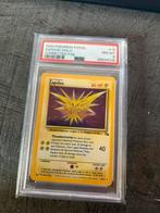 Zapdos 15 Fossil PSA 8 (Corrected foil), Ophalen of Verzenden, Zo goed als nieuw, Foil