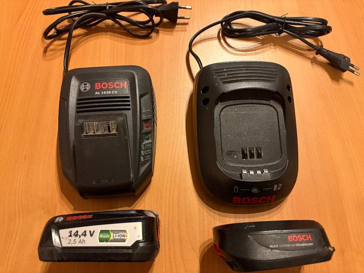 2 Bosch-laders en 2 14,4V-batt. in goede staat, doe een bod, Doe-het-zelf en Bouw, Gereedschap | Handgereedschap, Gebruikt, Ophalen of Verzenden