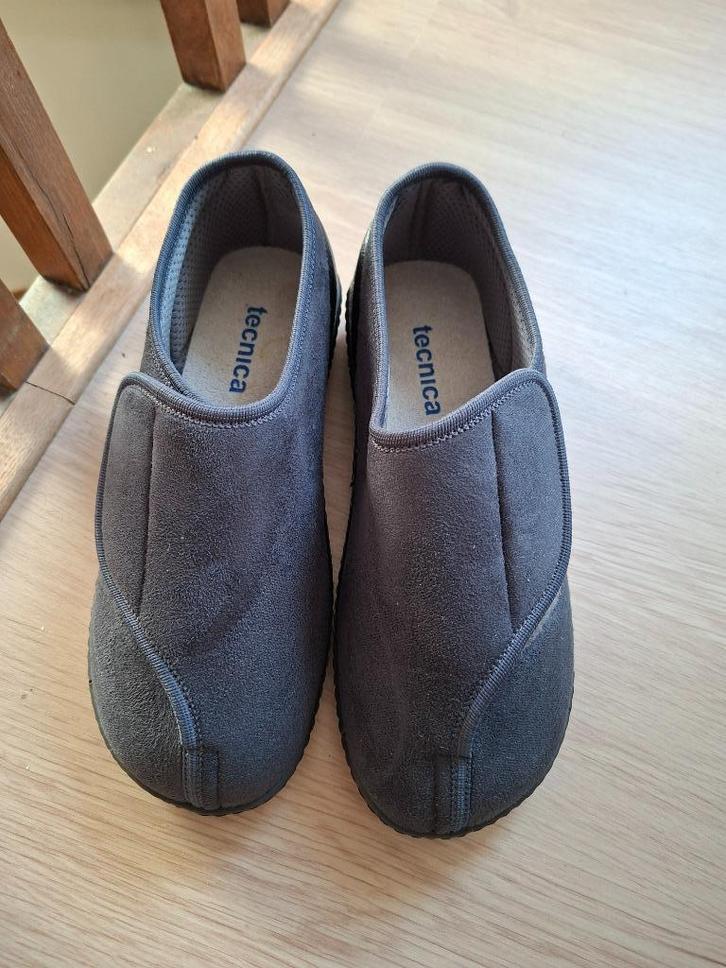 Tecnica: Grijze comfortschoen /-pantoffels (maat 42), Kleding | Heren, Schoenen, Gedragen, Pantoffels of Sloffen, Overige kleuren
