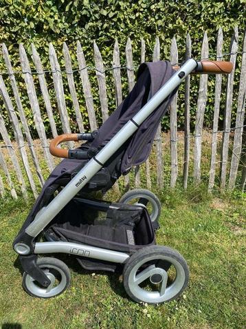 Mutsy kinderwagen met accessoires beschikbaar voor biedingen