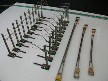 Märklin Bovenleiding masten en Rijdraad  beschikbaar voor biedingen