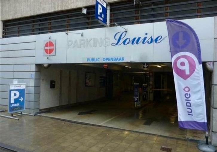 Parking Louise à Saint Gilles 2 pas de Louise, Immo, Garages en Parkeerplaatsen, Charleroi