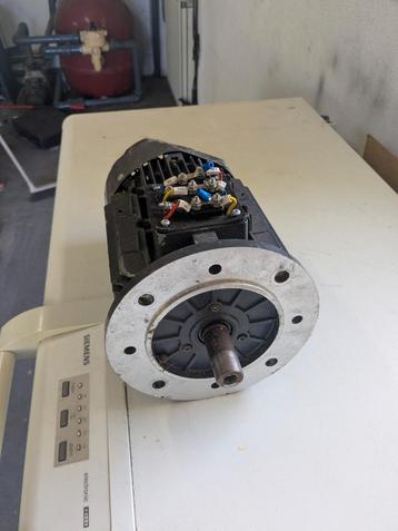 Electrische motor 1.8 kW beetje schade maar werkt perfect! beschikbaar voor biedingen