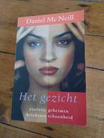 Het gezicht - Daniel McNeill, Ophalen of Verzenden, Gelezen