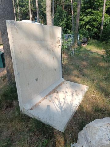 Keerwand 2x2mtr beschikbaar voor biedingen