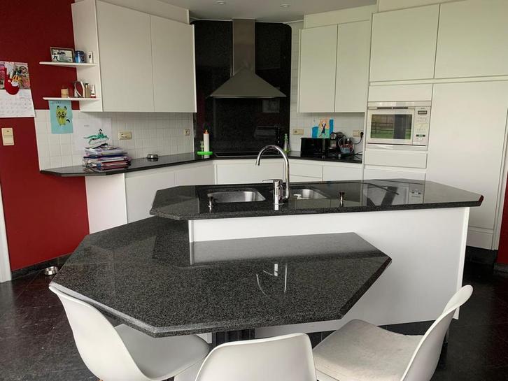 Complete keuken met recente inductiekookplaat en koelkast, Huis en Inrichting, Keuken | Complete keukens, Gebruikt, Overige typen