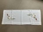 Geborduurde tafelloper met bloemen en lieveheersbeestjes, Enlèvement ou Envoi, Comme neuf