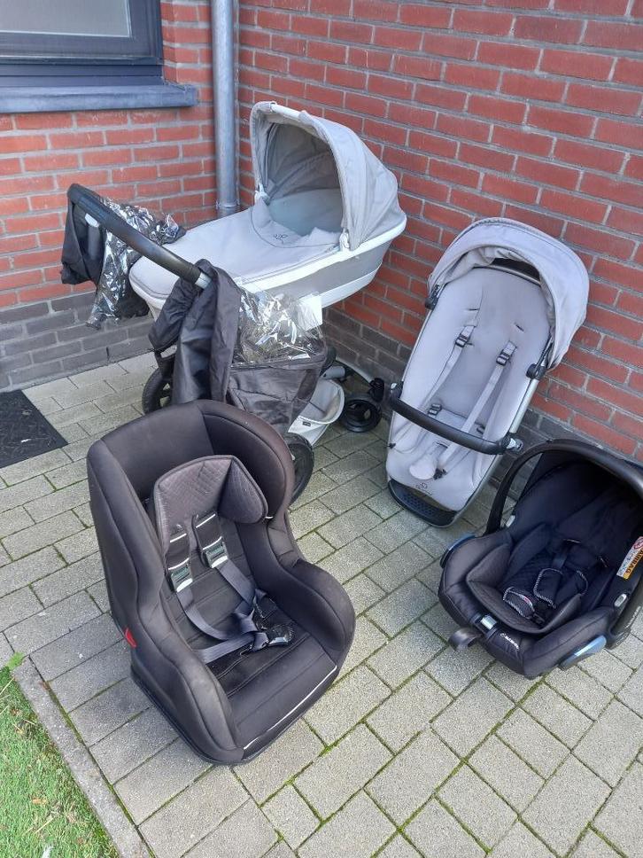 Quinny 3 in 1 set, plus autostoel plus voetverwarmer, Kinderen en Baby's, Buggy's, Zo goed als nieuw, Quinny, Duomodel, Regenhoes