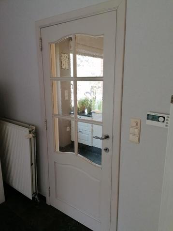 Eiken binnendeur met glas (incl. klink en slot) beschikbaar voor biedingen