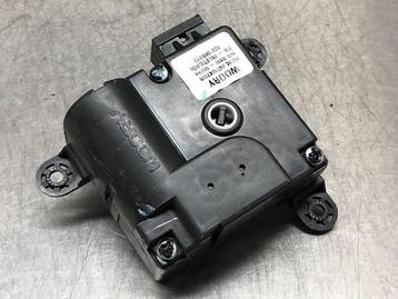 ACTIONNEUR MOTEUR VOLET CHAUFFAGE i10 (F5) (D3320Q7AA), Utilisé, Hyundai
