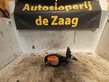 Buitenspiegel links van een Peugeot 206 beschikbaar voor biedingen