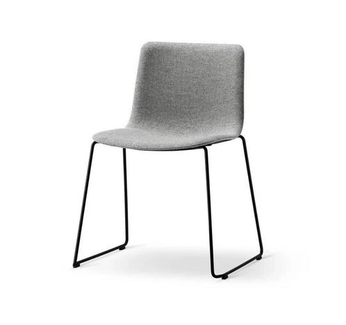 4x Pato Sledge Base - Fredericia (Designer Welling / Ludvik), Huis en Inrichting, Stoelen, Zo goed als nieuw, Vier, Metaal, Stof