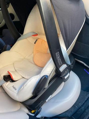 Maxi Cosi autostoel met Isofix base en accessories beschikbaar voor biedingen