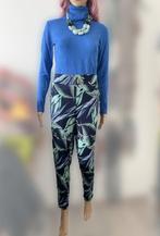 Broek met kleurrijke bladerprint (maat S/M), Kleding | Dames, Broeken en Pantalons, Lang, Blauw, Maat 38/40 (M), Ophalen of Verzenden