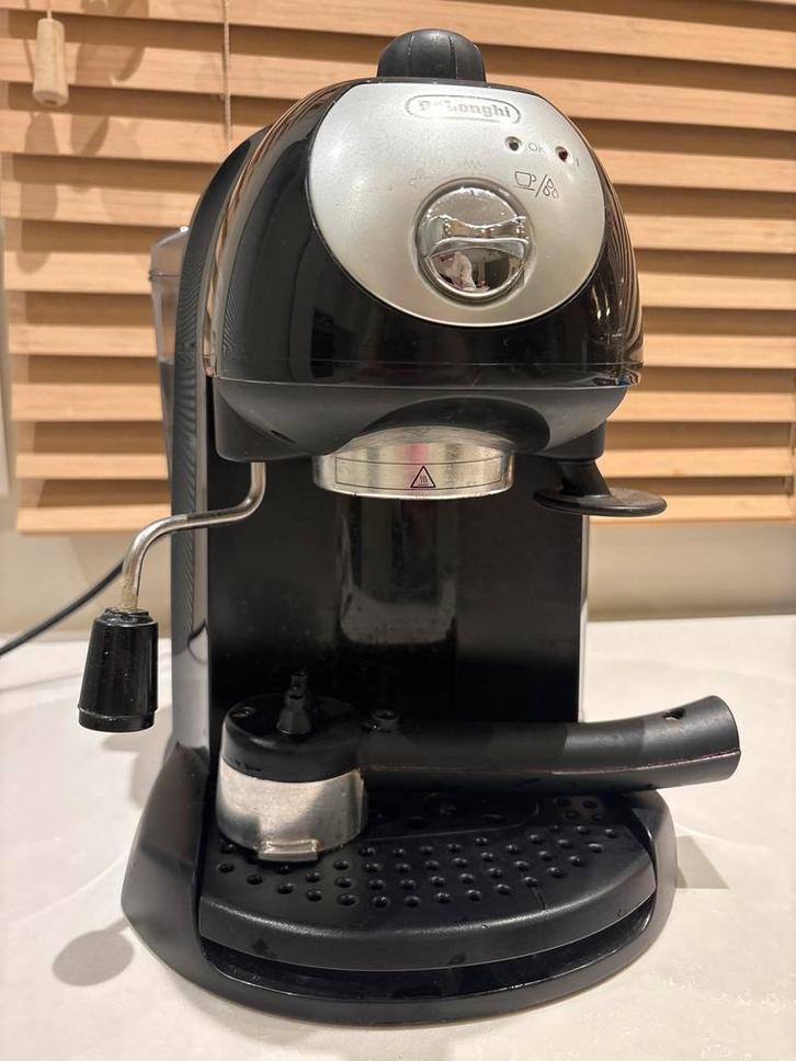 De'Longhi EC201 espressomachine — met opschuimer, Elektronische apparatuur, Koffiezetapparaten, Gebruikt, Gemalen koffie, Espresso apparaat