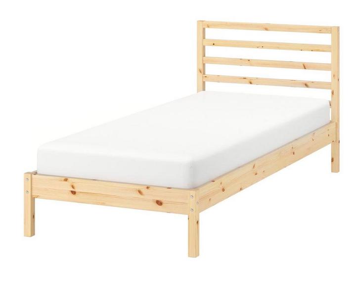 2x houten eenpersoonsbed – massief grenen, Kinderen en Baby's, Kinderkamer | Bedden, Zo goed als nieuw, Lattenbodem, Ophalen