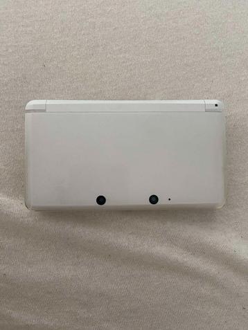 3ds Off White beschikbaar voor biedingen