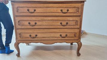Commode ladekast beschikbaar voor biedingen