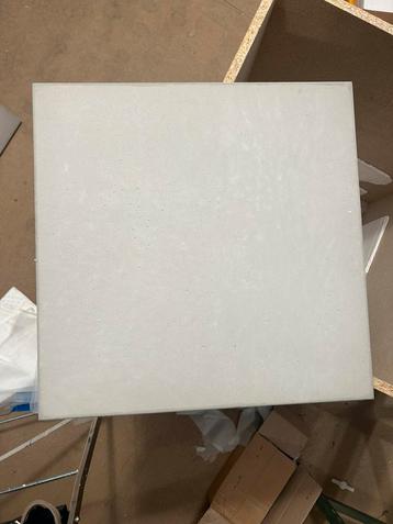 Dalle de béton pour aménagement intérieur beschikbaar voor biedingen