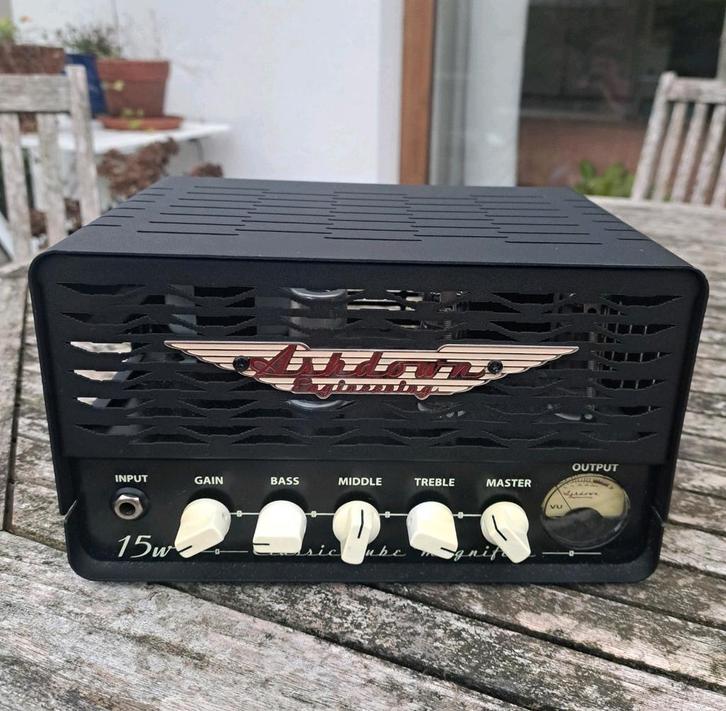 Ashdown CTM 15 full valve, Muziek en Instrumenten, Versterkers | Bas en Gitaar, Zo goed als nieuw, Basgitaar, Minder dan 50 watt