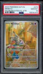 Mimikyu [Pokemon Center Stamp] PSA 10 - SVP075 - 2024, Verzenden, Zo goed als nieuw, Losse kaart