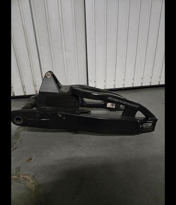 
achterbrug van een motorfiets Honda CBR 1000rr  beschikbaar voor biedingen