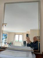 ZILVERKLEURIGE METALEN SPIEGEL MET GOUDEN RAND, Nieuw, Ophalen of Verzenden, Minder dan 100 cm, Rechthoekig