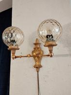 Vintage Vergulde Wandlamp met dubbele Amber glas bollen, Antiek en Kunst, Ophalen of Verzenden