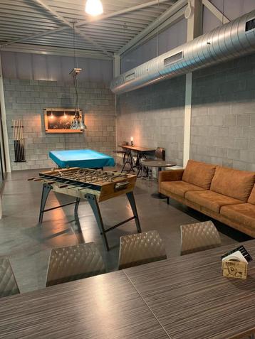 Tafelvoetbal van mangohout en gietijzer beschikbaar voor biedingen