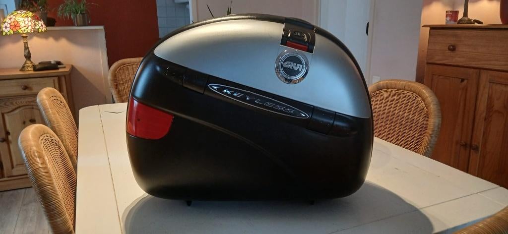 Les 2 valises Givi E41 Keyless Monokey, Motos, Accessoires | Valises & Sacs, Comme neuf, Enlèvement
