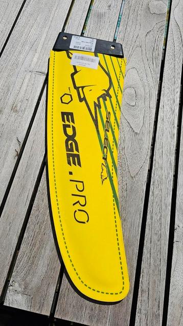 Nieuwe SELECT EDGE PRO 43 CM TUTTLE BOX-spoiler beschikbaar voor biedingen
