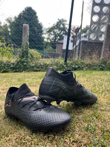 Zwarte voetbalschoenen van Puma beschikbaar voor biedingen