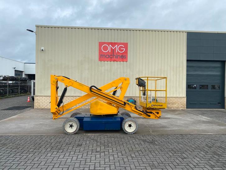 2015 Snorkel A38E, Hoogwerker 13,5 meter, Articles professionnels, Machines & Construction | Ascenseurs, Échafaudages & Échelles