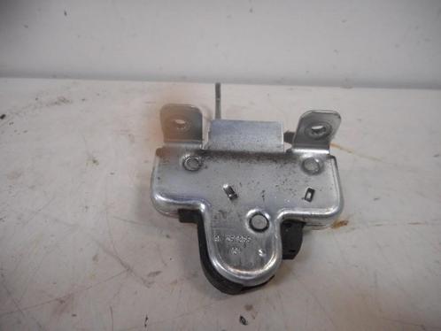 SLOTVANGER ACHTERKLEP Omega B (25 / 26 / 27) (gm90457255), Auto-onderdelen, Carrosserie, Opel, Gebruikt