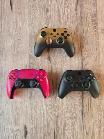 Playstation 5 en Xbox controllers  beschikbaar voor biedingen
