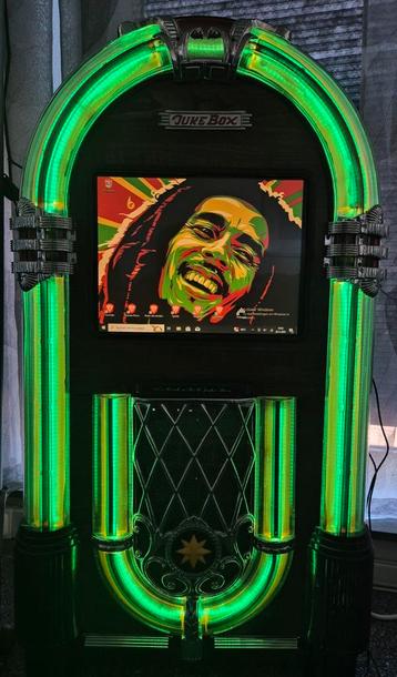 Jukebox met 15inch groot touchscreen Wifi Bleutooth Spotify  beschikbaar voor biedingen