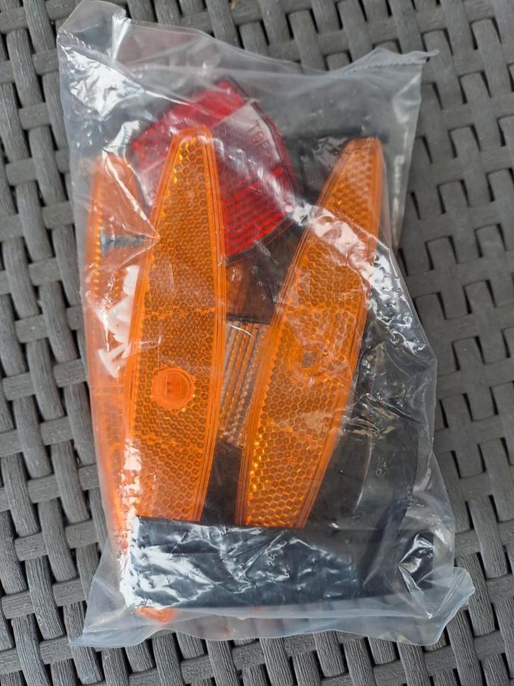 Complete reflector-set. Nieuw., Fietsen en Brommers, Fietsaccessoires | Fietsverlichting, Ophalen