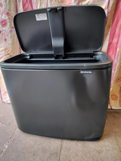 Nieuwe Brabantia Touch 36liter Confident Grey, Huis en Inrichting, Woonaccessoires | Prullenbakken, Nieuw, Metaal, 50 tot 75 cm