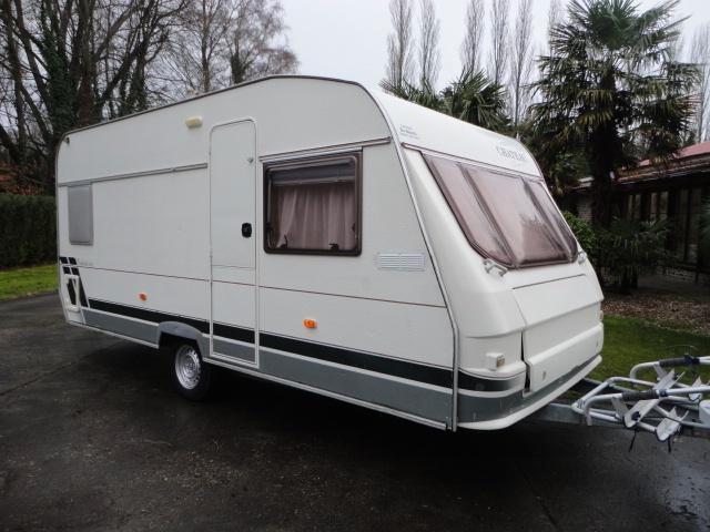 Chateau 450 Calista bj.2001, Caravanes & Camping, Caravanes, Particulier, jusqu'à 4, Banquette en rond, Chateau, Lit fixe, 4 à 5 mètres