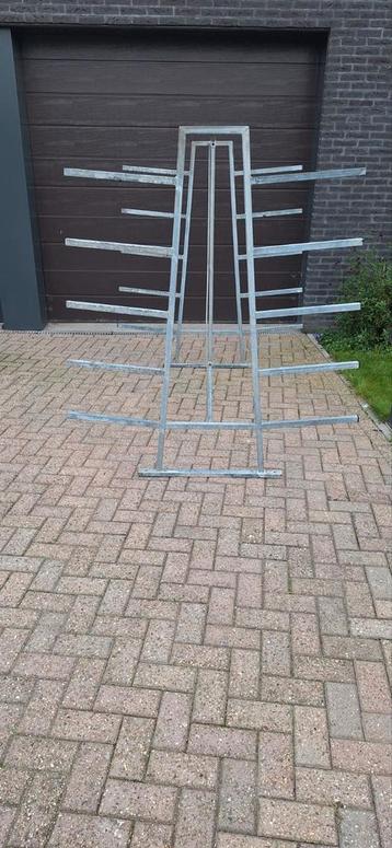Stapelrek beschikbaar voor biedingen