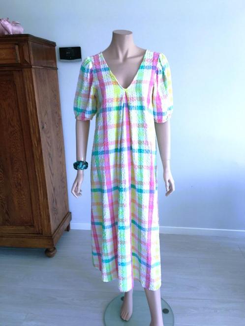 Pieces - prachtige tetra jurk/kleed - S, Kleding | Dames, Jurken, Zo goed als nieuw, Maat 36 (S), Overige kleuren, Onder de knie