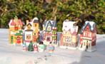 village de noël avec 5 maisons et 5 personnages, Divers, Enlèvement ou Envoi, Comme neuf
